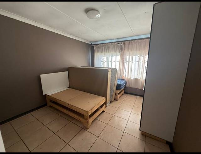 10 BEDROOM HOUSE FOR SALE IN VANDERBIJLPARK CE 2